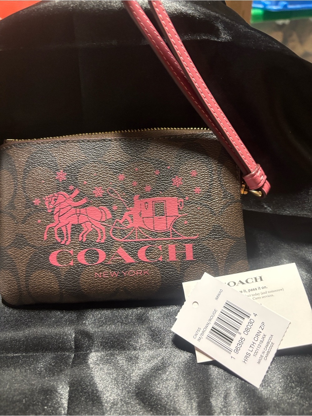 Coach Corner Zip Wristlet in Signature Canvas Horse & Sleigh. AUTHENTIC